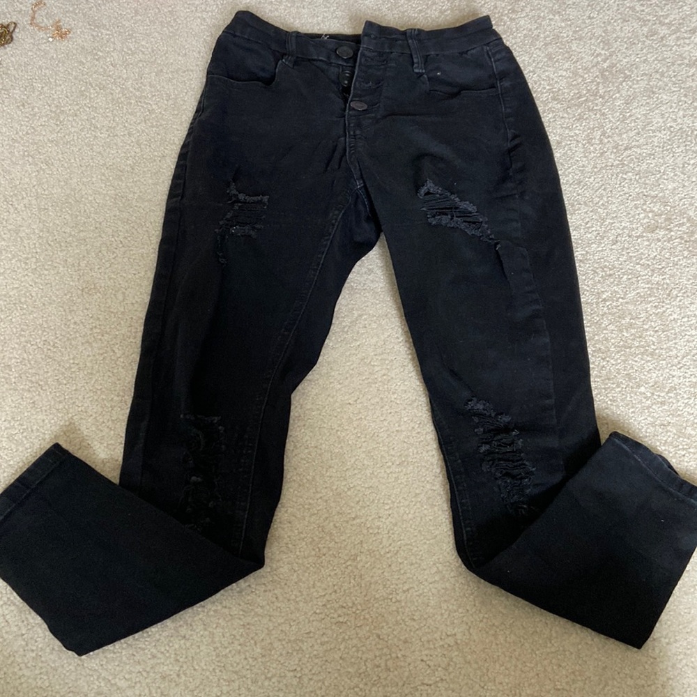 black distressed jeans